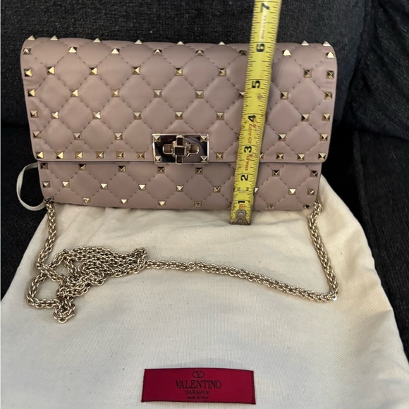 Valentino Garavani Poudre (Beige) Rockstud Quilted shoulder Bag, clutch, WOC - Picture 5 of 14